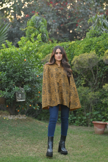 The Boozy Button Paakhi Brown Woollen Kashmiri Cape