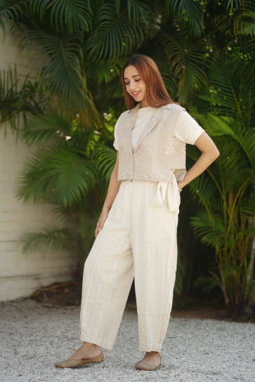 The Boozy Button Zuri Knotted Cream Linen Co Ord Set Plus Size