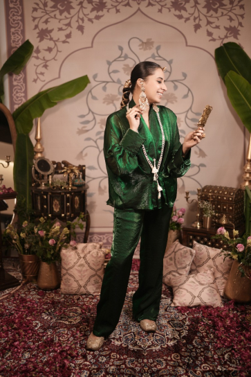 The boozy button Rama green tissue top and pant