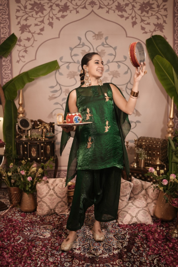 The boozy button durga green tissue top and pant