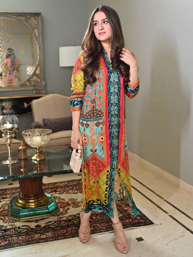 Vibe up your vacation with the latest luxury resort wear for women