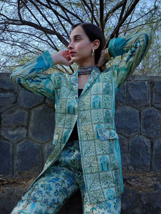 It is time to give a spin to your fashion with coat pants for women